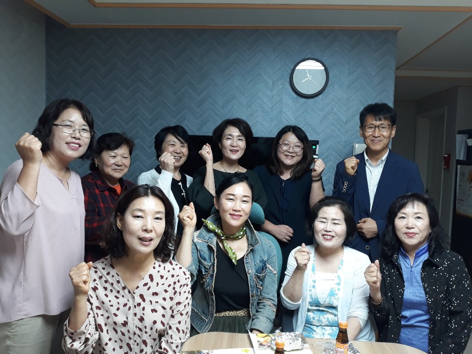 단체사진.jpg